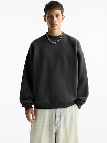 Pull&Bear Sweatshirt in Grau: Vorderseite