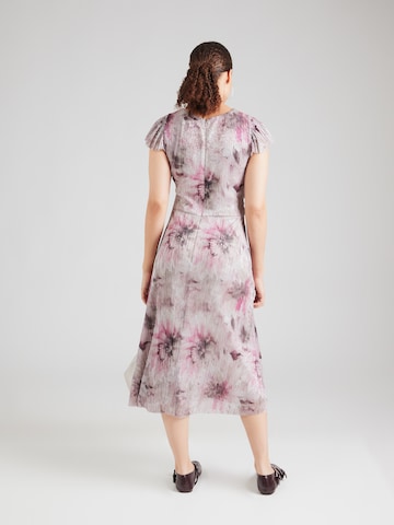 SWING - Vestido de gala en rosa