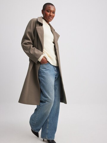 NA-KD Winter Coat in Grey: front