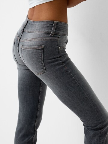 Bershka Bootcut Džíny – šedá