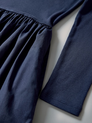 The Set Dress in Blue