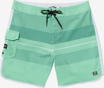 BILLABONG Boardshorts 'Pro 17.5' in Grün: Vorderseite