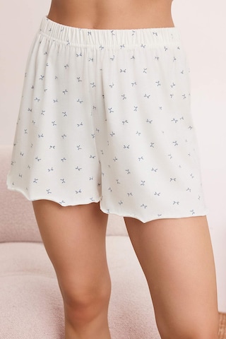 Trendyol Shorty in White