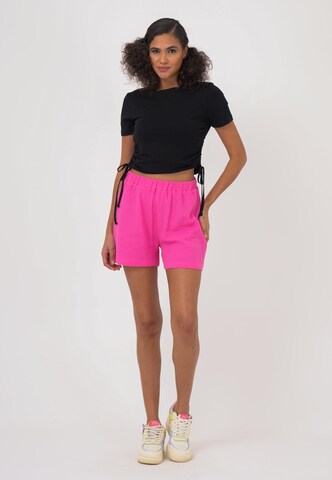 FRESHLIONS Regular Trousers in Pink