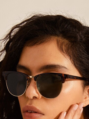 Pilgrim Sonnenbrille 'CHARLIE' in Gold