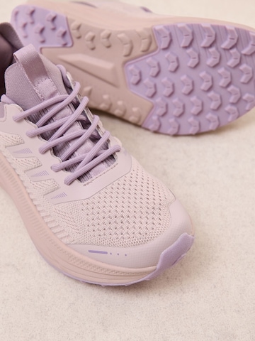 Friends Like These Низкие кроссовки 'Athleisure' в Лиловый