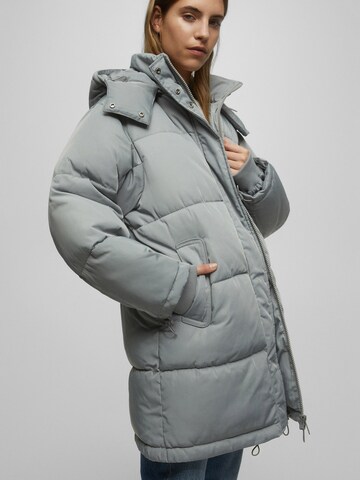Pull&Bear Зимно палто в сиво