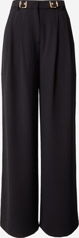 Loosefit Pantalon à pince 'Gigi' Hoermanseder x About You en noir : devant