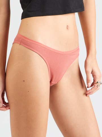 String 'JOHN' di ETAM in rosa: frontale