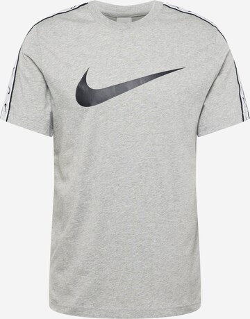 T-Shirt Nike Sportswear en gris : devant