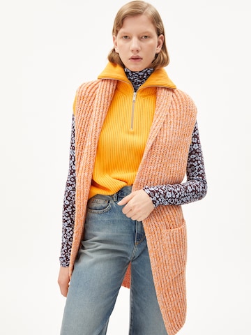 ARMEDANGELS Oversized vest 'Miekaa' in Oranje: voorkant