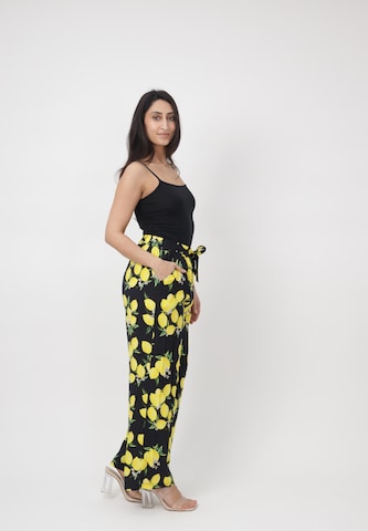 Elara Loose fit Trousers in Black