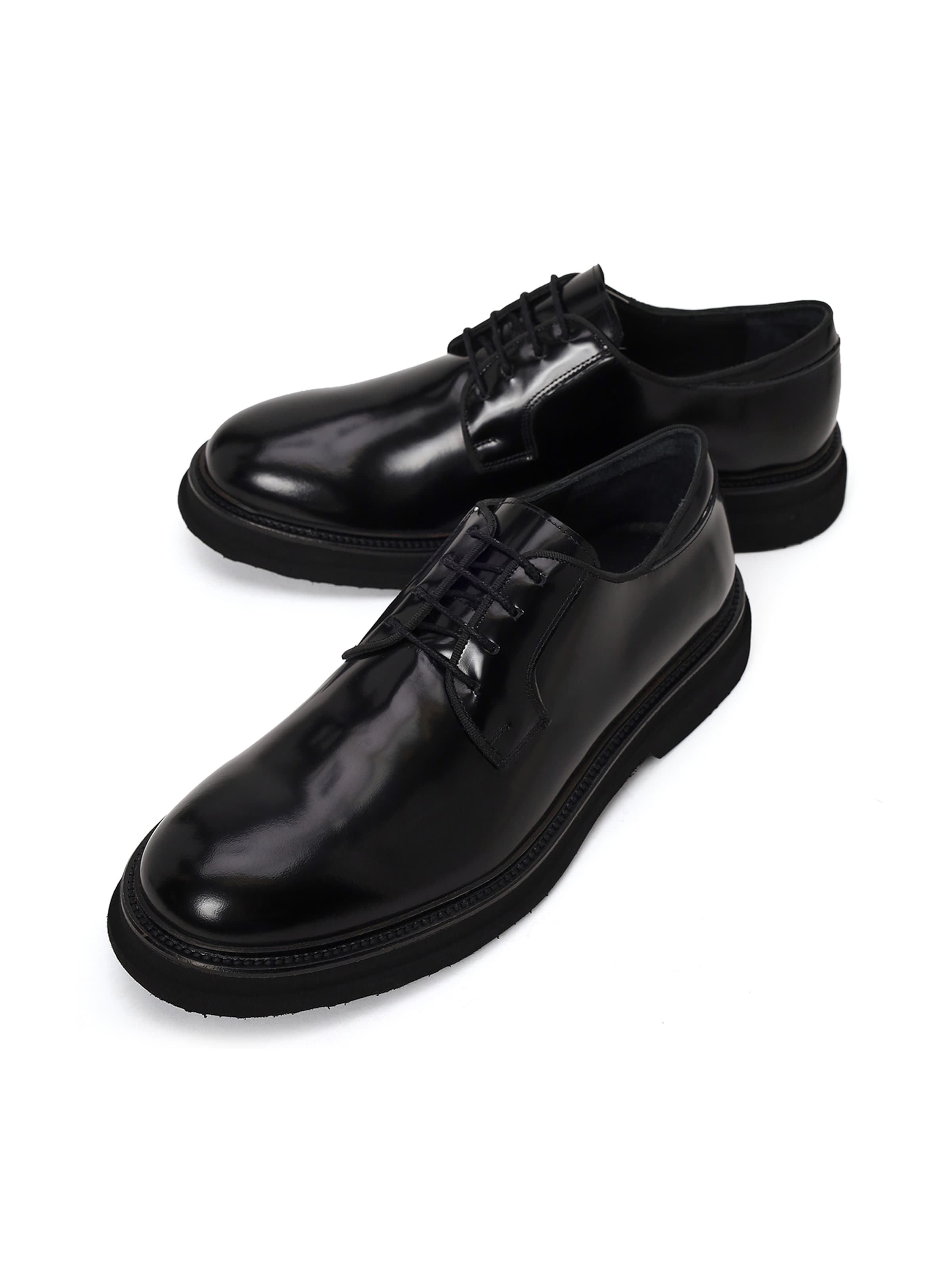 Derimod - Zapatos con cordón en negro