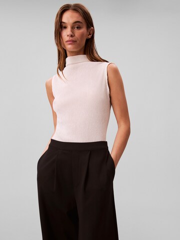 Calvin Klein Широкий Брюки со складками в Черный