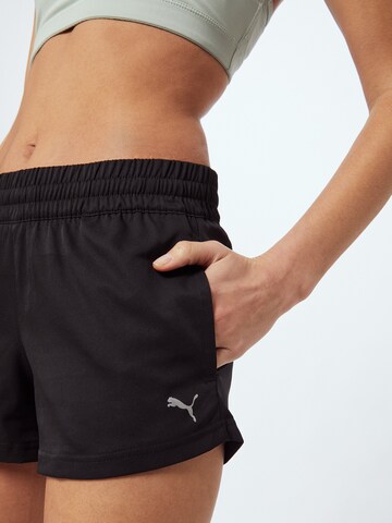 PUMA Regular Sportshorts in Schwarz