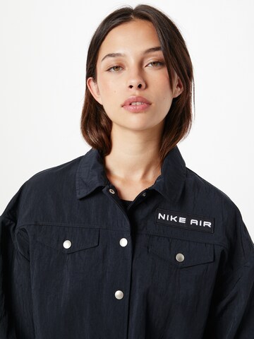 Nike Sportswear Between-Season Jacket in Black