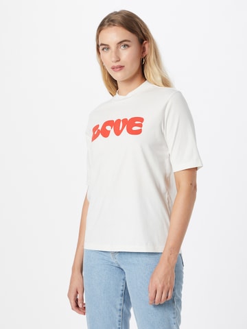 Tricou 'Love' de la Thinking MU pe alb: față