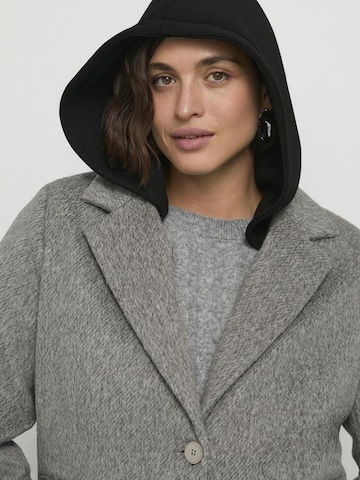 Cappotto invernale di Fiorella Rubino in grigio