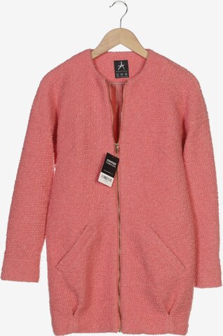 Atmosphere Mantel XXS in Pink: Vorderseite