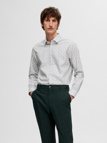 Coupe regular Chemise 'SLHSoho-Ethan' SELECTED HOMME en blanc : devant