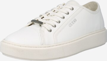 GUESS حذاء رياضي بلا رقبة 'VICE' بـ أبيض: الأمام