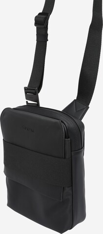 Sac à bandoulière Calvin Klein en noir : devant