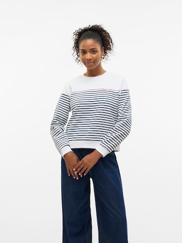 VERO MODA Sweatshirt 'Fernanda' in Wit: voorkant