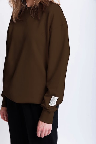 UNIQVIBE Sweatshirt in Brown