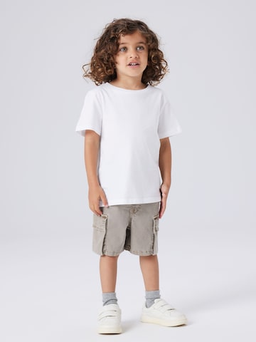 NAME IT Regularen Hlače 'NMMBEN B CARGO MK SHORTS 7805-PO NO' | siva barva: sprednja stran