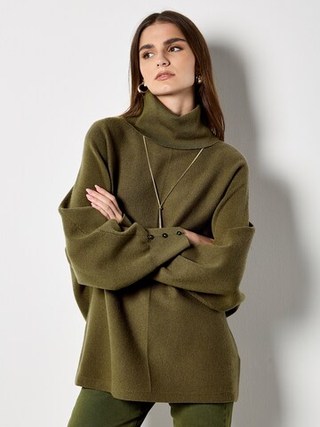 Apricot Sweater ' ' in Green: front