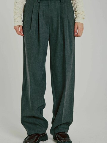 NORR Regular Pants 'Nala' in Grey: front