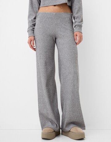 Wide Leg Pantalon Bershka en gris : devant