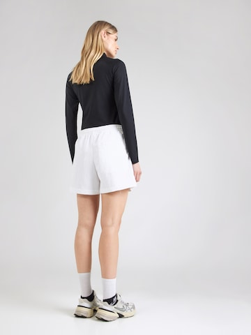 Nike Sportswear - regular Pantalón 'ESSNTL' en blanco: atrás