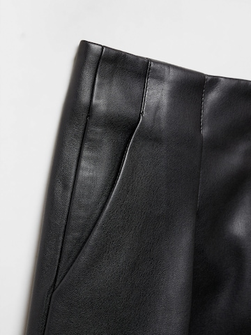 MANGO Loosefit Shorts 'LAOS' in Schwarz