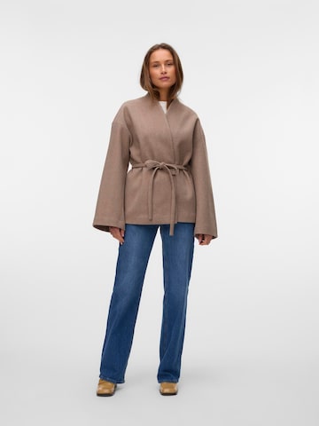 Veste mi-saison 'SIJINA' VERO MODA en marron