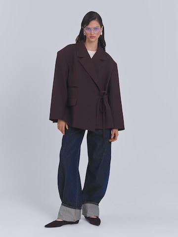 AEMMI Blazers 'WRAP OVERSIZED BLAZER' in Bruin