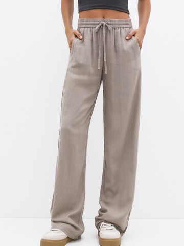 Pull&Bear Wide leg Trousers in Grey: front