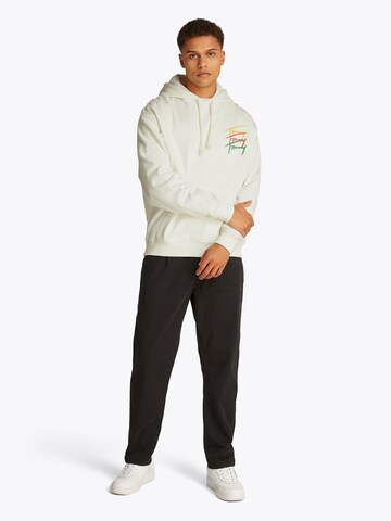 Felpa di Tommy Jeans in bianco