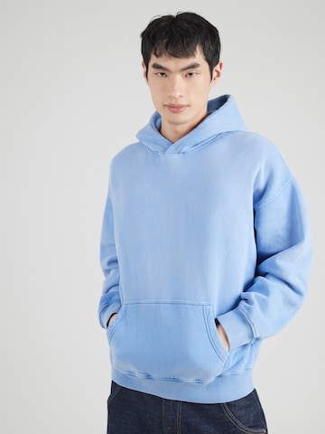 Sweat-shirt 'ESSENTIAL' Abercrombie & Fitch en bleu : devant