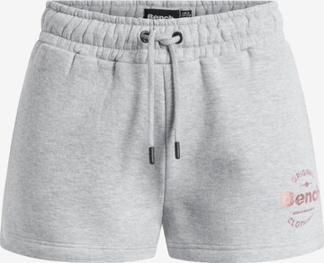 BENCH Shorts in Grau: predná strana