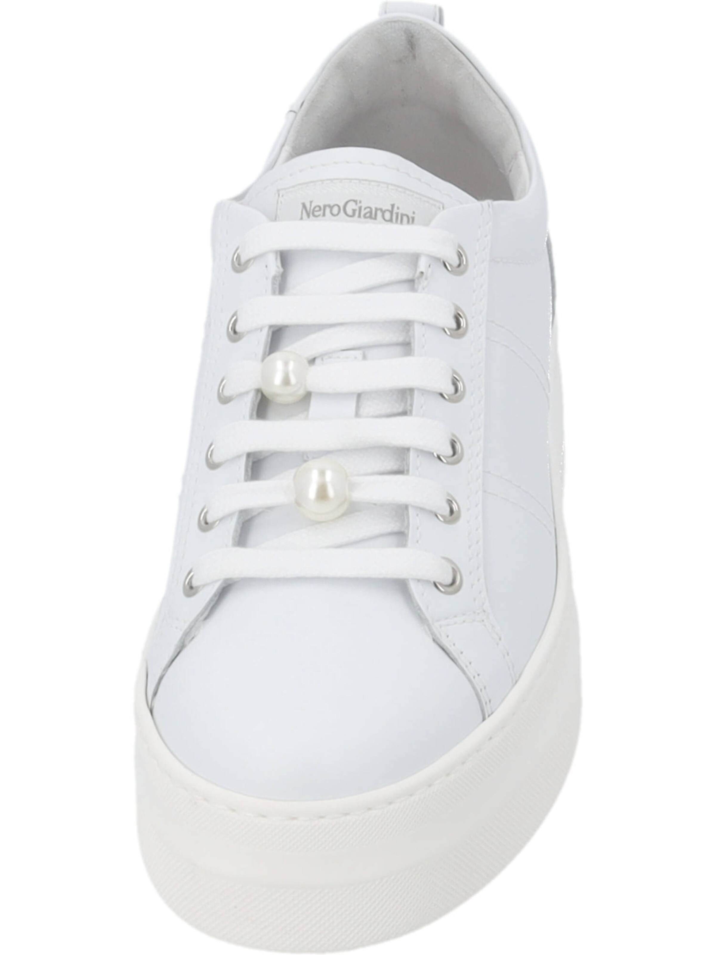 Baskets basses Nero Giardini en blanc