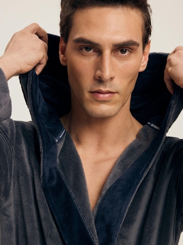 Henderson Short Bathrobe 'Natch' in Grey