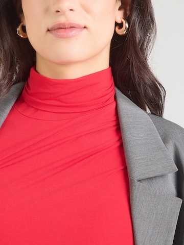 & Other Stories - Camiseta en rojo