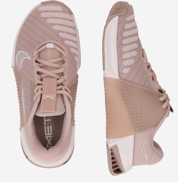 Chaussure de sport 'Metcon 9' NIKE en rose