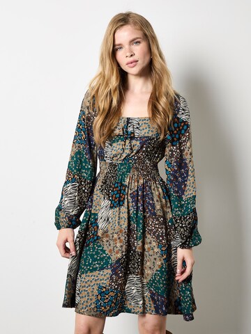 Robe ' ' Apricot en vert