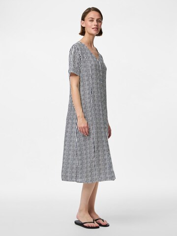 Robe-chemise 'PCTalvina' PIECES en blanc