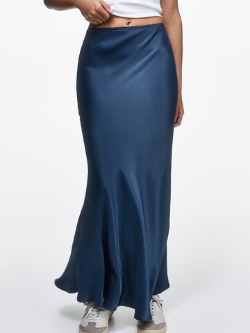 Pull&Bear Skirt in Blue: front