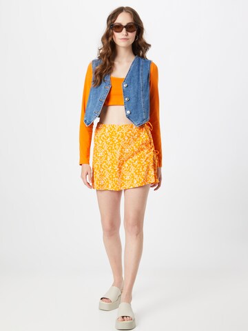 Tally Weijl Regular Shorts in Orange