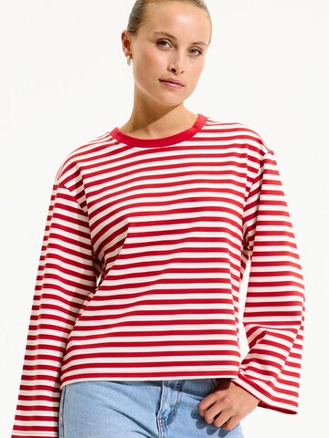 Made Public Shirts 'Alicia 026' i rød