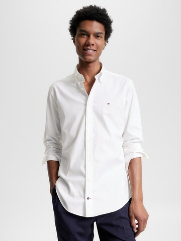 TOMMY HILFIGER Regular Fit Forretningsskjorte i hvid: forside